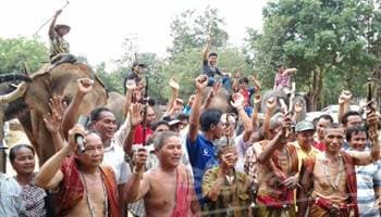 สุรินทร์-ควาญช้างทั่วประเทศรวมตัวทำพิธีบวงสรวงศาลประกำ