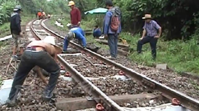 ซ่อมรางรถไฟสายเหนือช้ากว่าแผน 10% เหตุคนงานลากลับบ้านช่วยน้ำท่วม