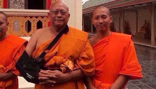 สุเทพ เข้าพิธีอุปสมบทที่วัดในจ.สุราษฎร์ธานี 