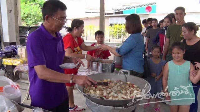 พ่อค้าลูกชิ้นเชียงใหม่ฉลองวันเกิด คืนกำไรให้ลูกค้ากินฟรีตลอดทั้งวัน