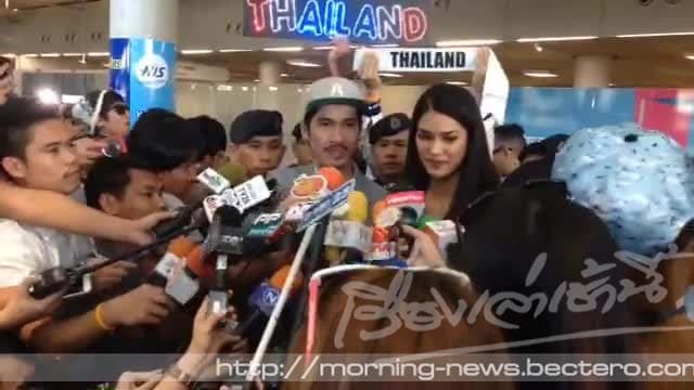 แฟนๆ แห่ต้อนรับ 'แนท อนิพรณ์' กลับไทยแน่นสุวรรณภูมิ