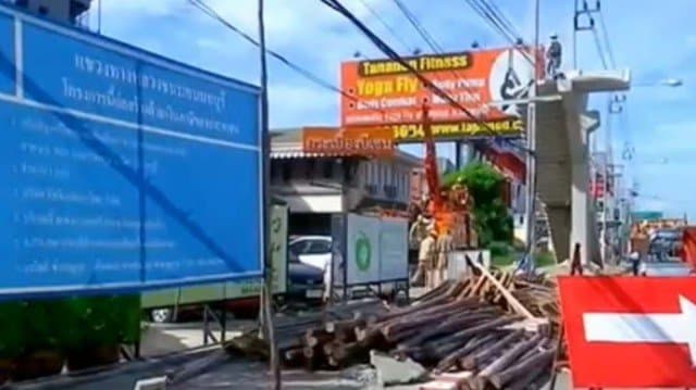 รื้อแล้ว เสาไฟฟ้า หลังโลกออนไลน์แชร์ภาพสร้างสะพานลอยคร่อม