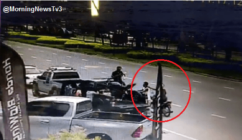 คนร้ายขี่ จยย. กระชากสร้อยคอหนัก 3 บาทในเมืองพัทยาก่อนหลบหนี 