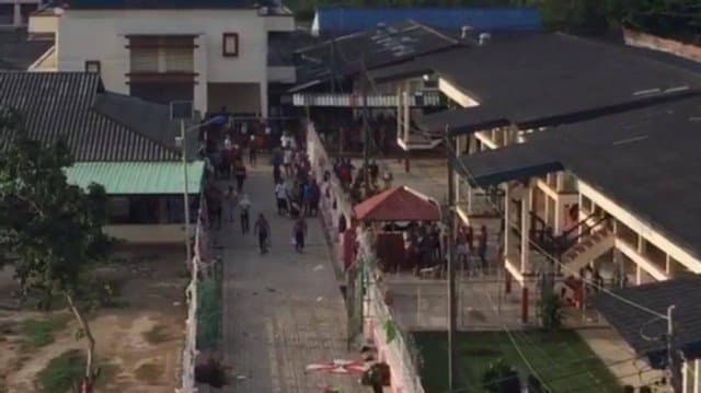 คืบเหตุจลาจลเรือนจำปัตตานีคาดปมเจ้าหน้าที่เข้มงวด พบนักโทษดับ 2 ยังนำศพออกไมไ่ด้ เผยยื่นข้อเรียกร้องขอคุยกับผู้ว่าฯ 