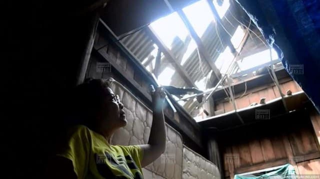 พายุกระหน่ำสมุทรปราการ ปชช.เดือดร้อน-บ้านพัง 25 หลัง