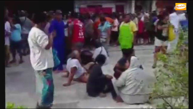 ชุลมุน ! ชาวบ้านนับพันเบียดแย่งงานเทกระจาดที่หาดใหญ่ พบสาวท้อง 8 เดือนเจ็บ