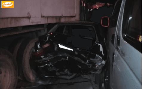 สิบล้อเบรคแตกชน 7 คันรวดขณะติดไฟแดงหน้าโรงเรียนสูงเม่นฯ จ.แพร่ คนขับหลบหนี