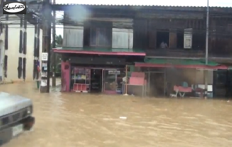 ฝนกระหน่ำหนักท่วมบางสะพาน และ บางสะพานน้อย จ.ประจวบฯ