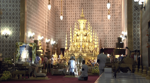 สมเด็จพระเจ้าอยู่หัว ทรงบำเพ็ญพระราชกุศล สวดพระอภิธรรมพระบรมศพ