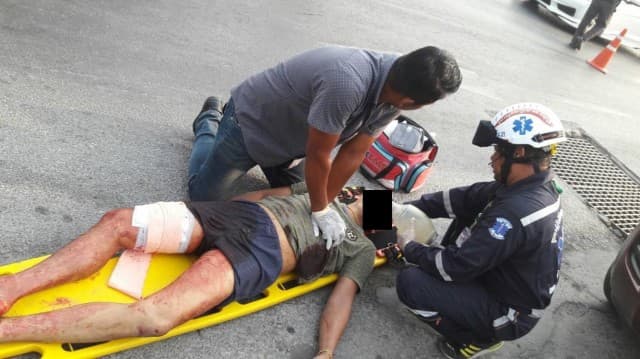 พบชายถือระเบิดในมือ ย่านคลอง 7 ปทุมธานี สุดท้ายถูกตำรวจยิงสกัดได้รับบาดเจ็บ