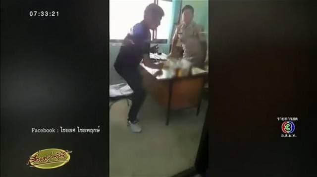 สั่งย้ายด่วน ขรก.ท้องถิ่นนั่งซดเหล้าที่ว่าการอำเภอ พร้อมตั้งกก.สอบ