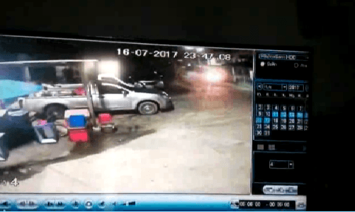 สองคนร้ายใช้เอ็ม 16 ยิงถล่มบ้าน 24 นัด เจ้าของบ้านเผยไม่ทราบสาเหตุเพราะไม่เคยขัดแย้งกับใคร