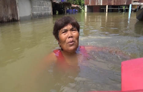  ชาวบ้านบางระกำร้องขอความช่วยเหลือ หลังน้ำเพิ่มสูงขึ้นไม่หยุด 