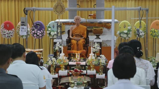 คณะศิษยานุศิษย์ทำบุญ 3 ปี การละสังขารหลวงพ่อคูณ พร้อมเปิดให้กราบสรีระสังขาร