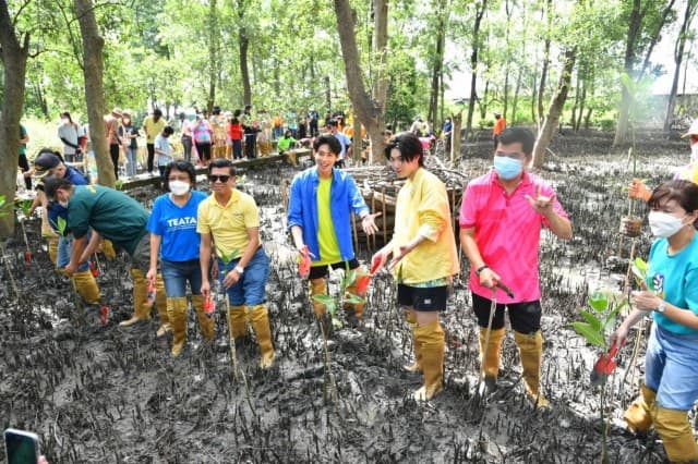 ททท. ร่วมกับ กฟผ. ชวน Go Green เที่ยวฉบับคนรักษ์โลก ลุยปลูกป่าโลว์คาร์บอนไปกับ ติวเตอร์ ยิม 