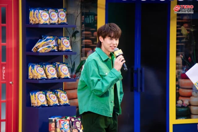 Billkin ร่วม อร่อยฟินอินถึงที่เลย์ กับรสชาติใหม่ใน Lay’s Around The World หน้า Central World