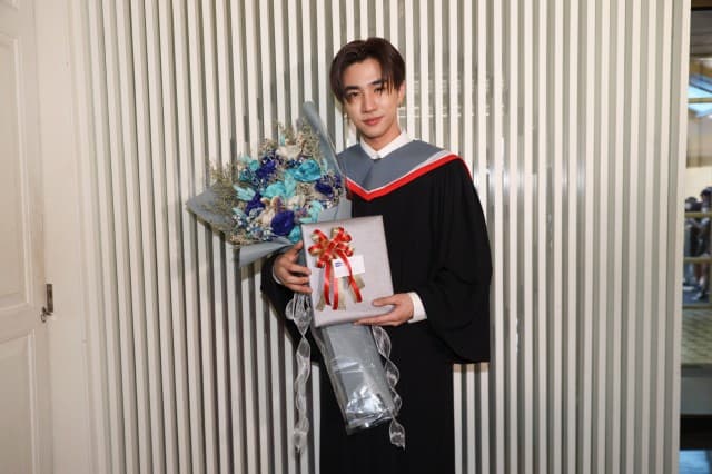 “เพิร์ธ-เอเจ-เจเจ” สุดภูมิใจ!! คว้าปริญญาจากรั้ว มศว. พร้อมลุยงานในวงการบันเทิงเต็มที่