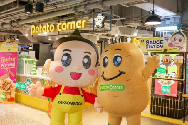 เห็นแล้วอยากบีบ! เด็กสมบูรณ์ x POTATO CORNER   สร้างปรากฎการณ์ความกรอบฉ่ำ ส่ง Sauce Station บีบฟรีไม่อั้นทั่วประเทศ