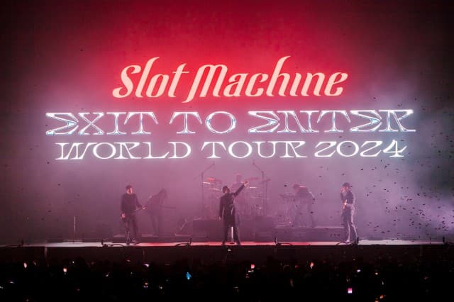 “Slot Machine” เสิร์ฟโชว์สุดมันส์ระดับอินเตอร์ ประเดิมโชว์แรก “EXIT TO ENTER WORLD TOUR 2024” ที่ยูโอบีไลฟ์ ก่อนบินลัดฟ้าโชว์แฟนเพลงทั่วโลก