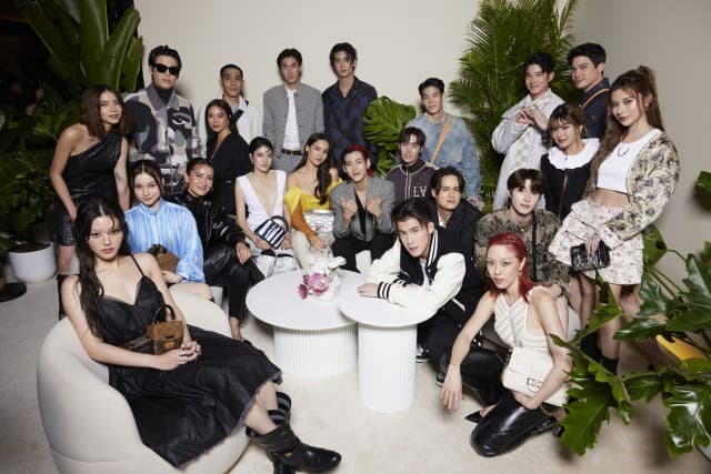 แบมแบม – ญาญ่า House Ambassador หลุยส์ วิตตอง นำทีมร่วมฉลอง เปิดตัว ‘LV THE PLACE BANGKOK’ สโตร์แห่งใหม่ล่าสุด