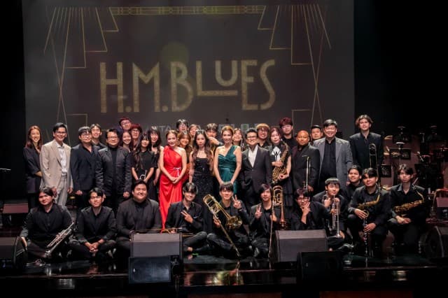 สมบูรณ์แบบที่สุด 5 ศิลปินชื่อดัง ปั่น-กบ-แมว-เมย์-ออย  ร่วมน้อมรำลึกถ่ายทอดบทเพลงพระราชนิพนธ์ในงานคอนเสิร์ต ‘H.M. Blues’ 