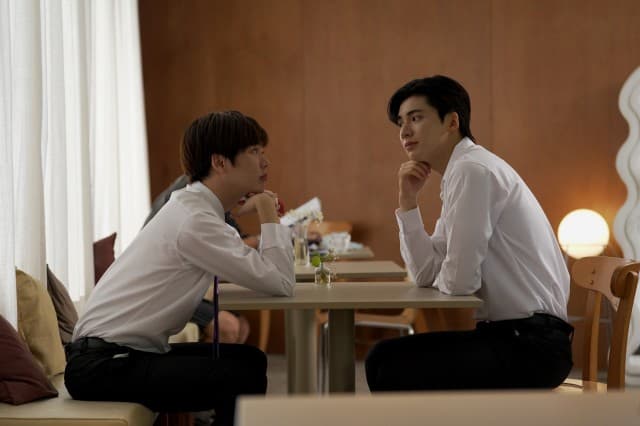 “เอิร์ธ” ห่วง “ปอนด์” ขาดการติดต่อ “บาส” ยอมรับมีใจให้ “แม็กกี้” ในซีรีย์ “FOUREVER YOU เพราะรักนำทาง”