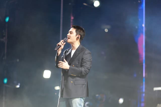 “โด คยองซู” ร่วมฉลองคริสต์มาสด้วยโชว์สุดเอ็กซ์คลูซีฟครั้งแรก!!  “SIAM PARAGON PRESENTS THE FIRST CHRISTMAS WITH DOH KYUNG SOO”  ณ พาร์ค พารากอน สยามพารากอน