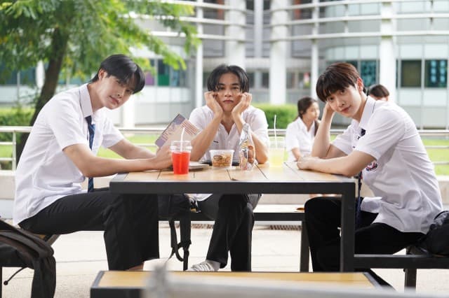 ส่งท้ายตอนจบ “บาส” ซาบซึ้งความรักที่ “แม็กกี้” มอบให้ ใน ซีรีส์ “FOUREVER YOU เพราะรักนำทาง”