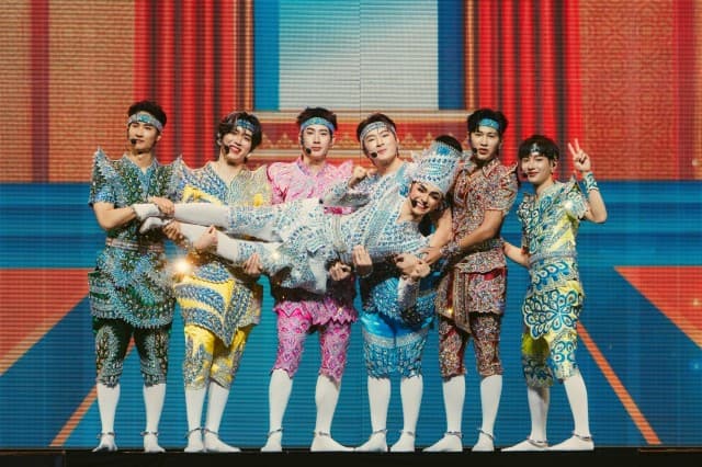 ม่วนจอยลั่นฮอลล์!! 3 คู่ฮอต “คริส-สิงโต, ออฟ-กัน, เต-นิว”  ขนทัพ Special Guests “คณะลิเกศรราม น้ำเพชร, เพื่อนๆ น้องๆ GMMTV” ระเบิดความสนุกครั้งยิ่งใหญ่ ในงาน “PEBACA WHAT A CONCERT” 