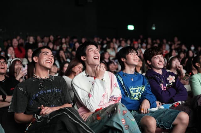 iQIYI (อ้ายฉีอี้)  ร่วมกับ ค่าย LOOKE (ลู้คกี้) ชวนแฟน ๆ ร่วมรับชมซีรีส์ iQIYI Original ‘GELBOYS สถานะกั๊กใจ’ ตอนสุดท้าย!!  “นิว-ไป๊ป-พีเจ-เลออน” เซอร์ไพรส์!! โชว์เพลง “LOVEGELS”