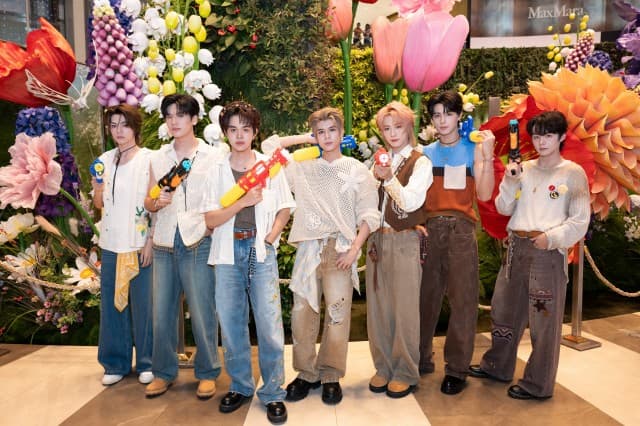 NexT1DE ร่วมระเบิดความมันส์รับวันสงกรานต์ บนเวที “Siam Paragon Summersive : Happiness in Full Bloom” ณ พาร์ค พารากอน สยามพารากอน