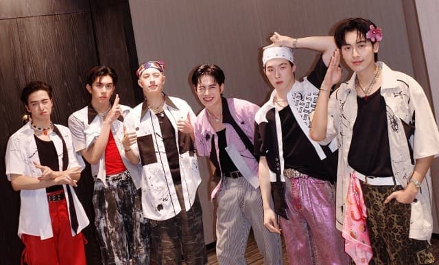 สงกรานต์สะเทือน ‘PROXIE’ พาโจ๊ะสนั่น ทำเพลง ‘Bad Shawty’ กระหึ่มทั้งประเทศ พุ่งทะยาน 5 ล้านวิว