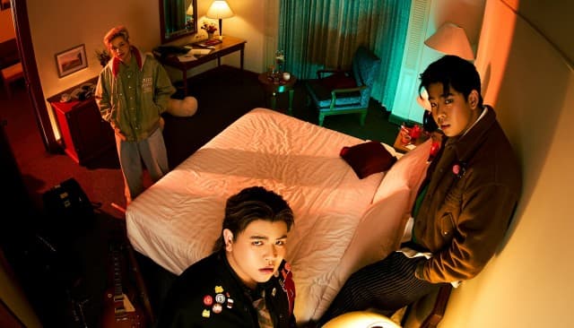 Only Monday ได้ฤกษ์เปิดห้อง! ‘Hotel Room 302’ อัลบั้มชุดที่ 2 บริทป็อบติดหู เนื้อหาโดนใจ ก่อนไปจัดเต็มในคอนเสิร์ต ‘WE ARE ONLY MONDAY’