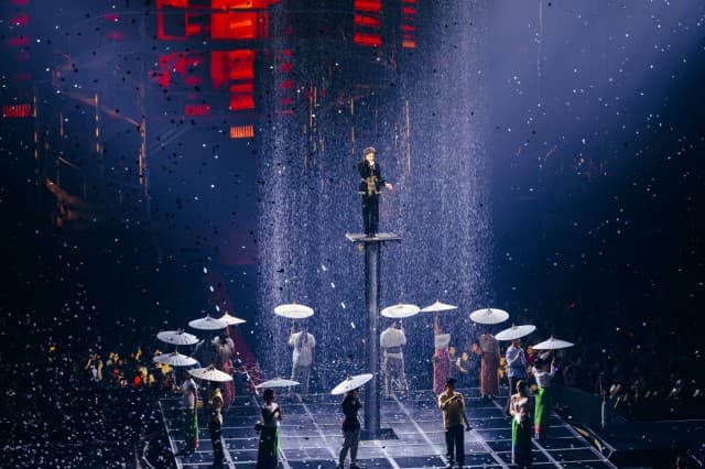 เจฟ ซาเตอร์ เติบโตอย่างสง่างามบนเวที est Cola presents JEFF SATUR RED GIANT CONCERT ปักหมุดชีวิตทุกมุมบนอิมแพ็ค น่าจดจำทุกซีนทุกวินาที!  