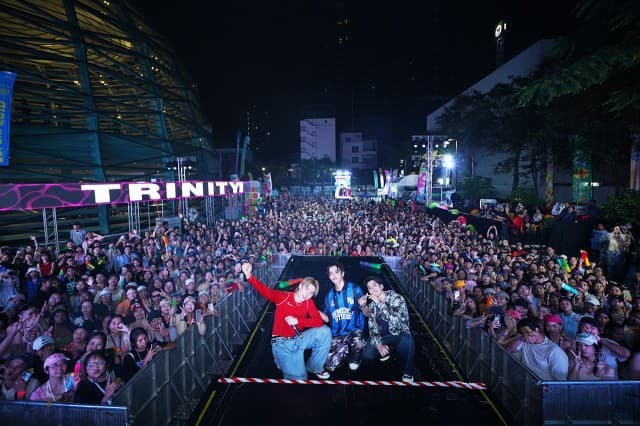 อตแห่งความมันส์  สนุกสุดขีด  4NOLOGUE   ปลื้ม SUPERFLUID (ซูเปอร์ฟลูอิด) 2025 ปาร์ตี้ซัมเมอร์เฟสติวัลร้อนแรง   พาเหรดศิลปินสาดความสุขเสิร์ฟโชว์สเต็ปแดนซ์แน่นตลอด 3 วัน  ยกนิ้วจังหวะดนตรีเพลง -กองทัพดีเจจอยเว่อร์