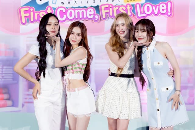 ฮ็อบกันทั้งโรง!! “มิ้ลค์-เลิฟ-จูน-มิวนิค” เปิดร้านชำเสิร์ฟความฟินแบบฉ่ำ ดูตอนแรกซีรีส์ฟีลกู๊ดฮีลใจ “คุณวาฬร้านชำ Whale Store xoxo”  ในงาน “คุณวาฬร้านชำ First Come, First Love!”