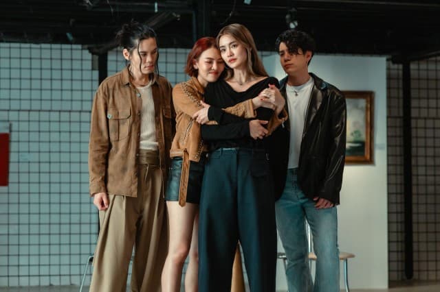 ถึงเวลาเเชร์เรื่องจริง ... KLEAR ปล่อย “เจ็บให้พัง”  ดึง โยเกิร์ต-แก๊ป ถ่ายทอดชีวิตที่เคยพังของ เเพท นักร้องนำ