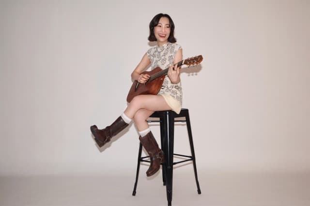 rari เปิดตัวแรงในฐานะศิลปิน HolyFox กับเพลง “ครึ่งทาง” ที่พกสกิลแต่งเองทุกคำ ทุกเมโลดี้ เจ็บและบาดลึก