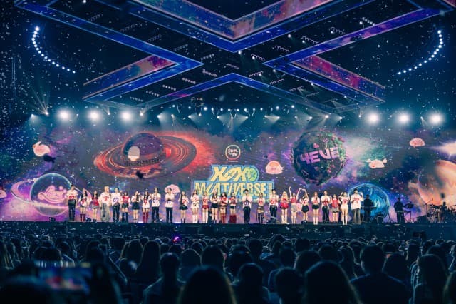 XOXO MULTIVERSE CONCERT เล่นใหญ่ จัดเต็มทุกสเตจ พาทุกคนท่องโลกมัลติเวิร์ส กับโชว์สุดพิเศษและโมเม้นสุดประทับใจ