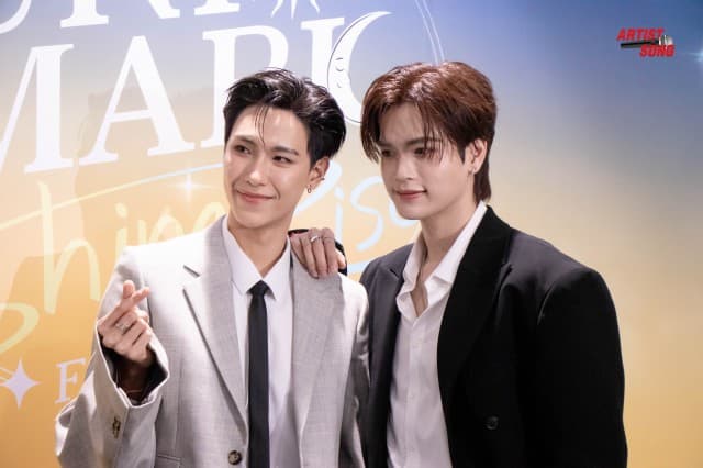 แฟนๆ จะเครซี่!! “จูเนียร์-มาร์ค” เสิร์ฟความฮ็อบจนเต็มอิ่มฟินขั้นสุด  จัดเต็มทุกโชว์ครบทุกโมเมนต์ทั้ง 2 วัน ในงาน “Junior Mark ShineRise FANCON” แรงทะลุพุ่งทะยานเทรนด์ X “อันดับ 1” ของโลก