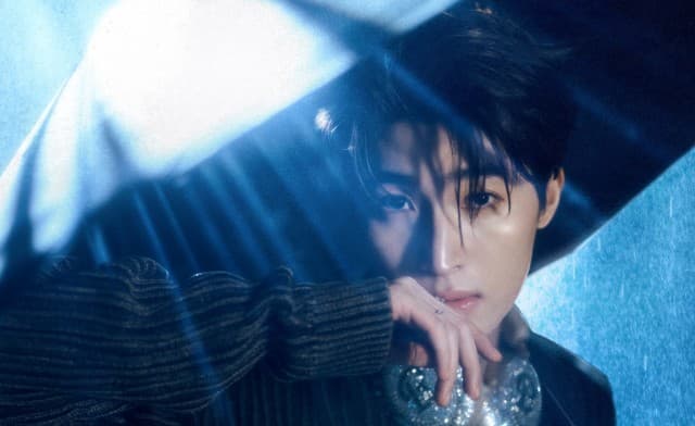 BLUE PONGTIWAT  เปิดตัวครั้งแรก “STEP INTO THE BLUE” ก้าวแรกสู่เส้นทางศิลปินเต็มตัวในค่าย LOVEiS ENTERTAINMENT