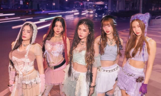 QRRA (คาร์ร่า) ปล่อย “Midnight Text” ซิงเกิลส่งท้าย ปิดตำนานเจ้าหญิง