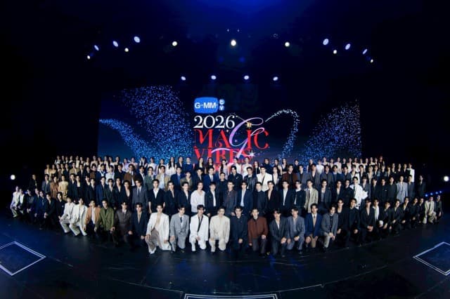 ยิ่งใหญ่สมการรอคอย “GMMTV” เปิดจักรวาลความบันเทิงระดับโลก จัดงานแถลงข่าวสุดอลัง “GMMTV 2026 : MAGIC VIBES MAXIMIZED”  เปิดตัวคอนเทนต์ใหม่ของ “GMMTV” ตั้งแต่ปี 2026 เป็นต้นไป  พร้อมส่งความสุขสนุกต่อเนื่องไม่รู้จบ แรงเกินต้านพุ่งขึ้นเทรนด์ X “อันดับ 1” ของโ