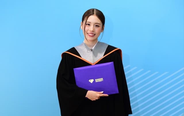 สวยเก่ง “ฟ้อนด์” สุดภูมิใจ!!  คว้าเกียรตินิยม “อันดับ 2” ม.กรุงเทพ