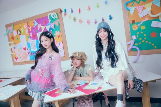 ily ปล่อยซิงเกิล ‘ปิ๊งป่อง​ (PINGPONG)’ ต้อนรับปี​ 2026​ เติมความสดใสกับเพลง​ป๊อปสุดสนุกที่ท้าให้คุณร้องตามให้ถูก พร้อมดึง​ ‘แอสตัน-รติภัทร’ มาเป็นรุ่นพี่สุดฮอตใน​ MV