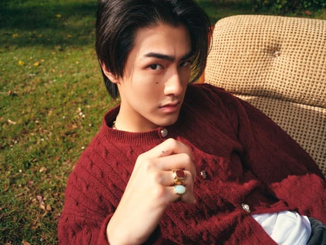 JAOKHUN ประเดิมซิงเกิลแรก “แสนวิเศษ (Gifted) Ft. BLVCKHEART”  ภายใต้สังกัด Sony Music Thailand สะท้อนพัฒนาการทางดนตรีที่เติบโตขึ้น