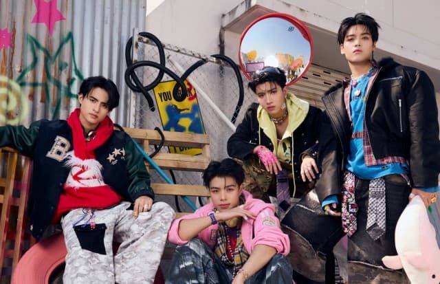 “CLO’VER” ฉีกลุคน้องชายแสนซน เป็นหนุ่มแบดบอยสุดคิ้วท์ ในซิงเกิลใหม่ล่าสุด “Bad Boy No DO”