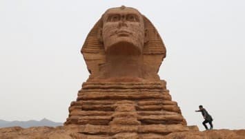 ก๊อปอลังการ! จีนทุ่มทุนสร้างมหาสฟิงซ์ เลียนแบบของอียิปต์