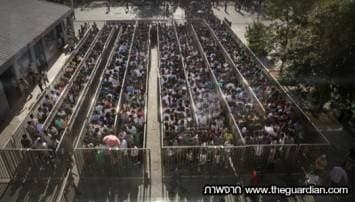 สุดอึด! อาตี๋อาหมวยนับหมื่นต่อแถวขึ้นรถไฟใต้ดิน หลังทางการจีนหวั่นก่อการร้าย