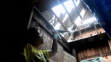 พายุกระหน่ำสมุทรปราการ ปชช.เดือดร้อน-บ้านพัง 25 หลัง